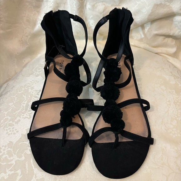 NWT Torrid Black Gladiator Sandals w/Pom Poms, Size 8.5 Wide - Picture 4 of 12